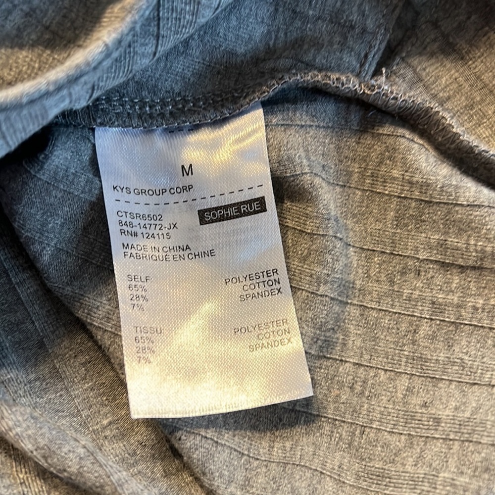 SOPHIE RUE Ribbed Surplice Neck Crop Top - Picture 4 of 7